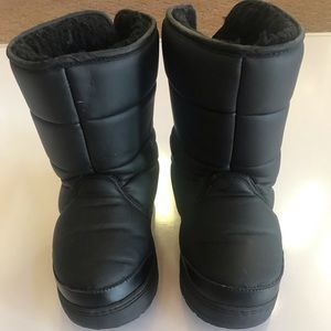 Khombu Children’s Snow Boots size C10